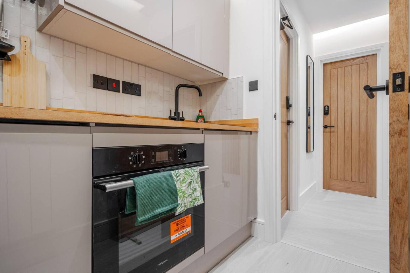 Kitchenette Wm Sofa Bed Ensuite Parking * Liverpool