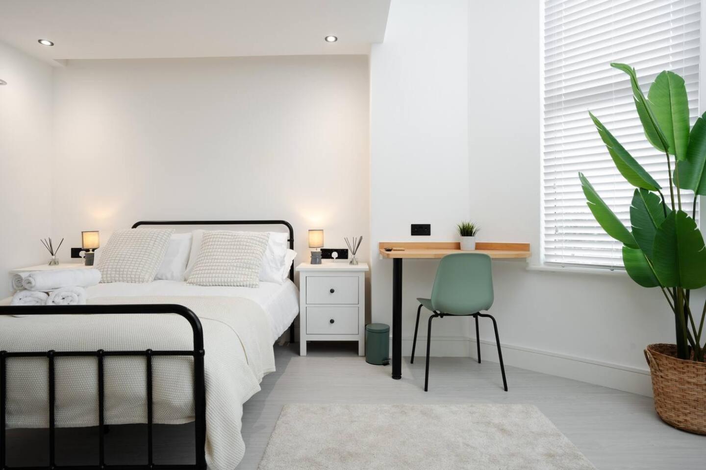 Kitchenette Wm Sofa Bed Ensuite Parking Apartment *